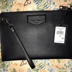DKNY WRISTLET PURSE